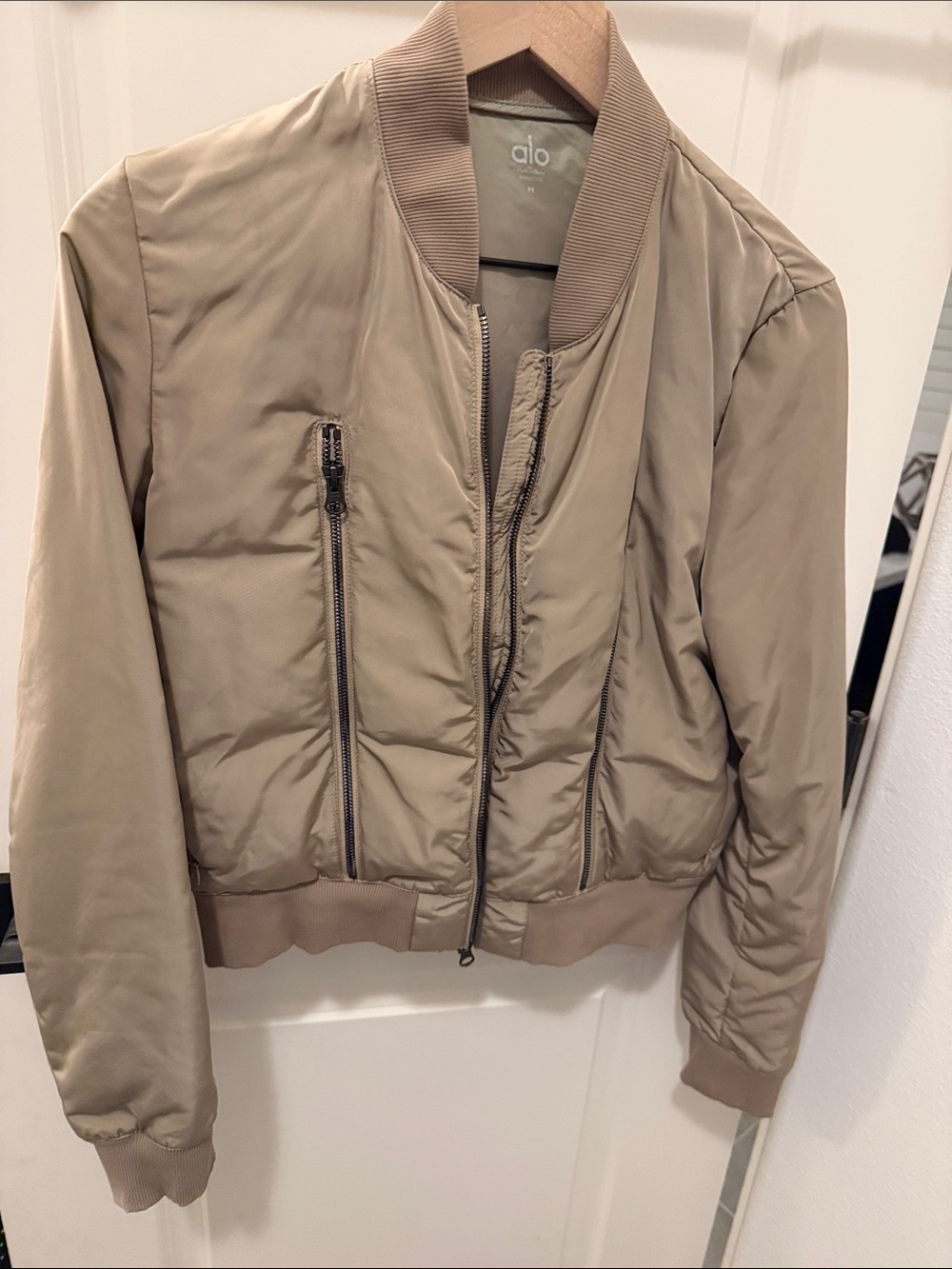 ALO Yoga Taupe sz M Nylon Doen fill Bomber Jacket